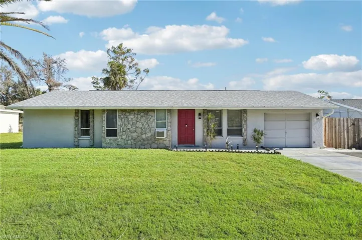 2562  Lakeshore  CIR, Port Charlotte, FL 33952
