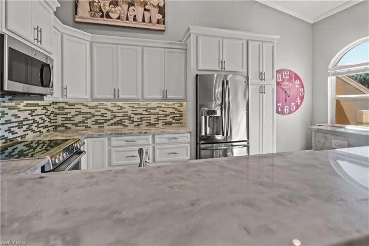 6835 Huntington Lakes CIR # 201, NAPLES FL 34119