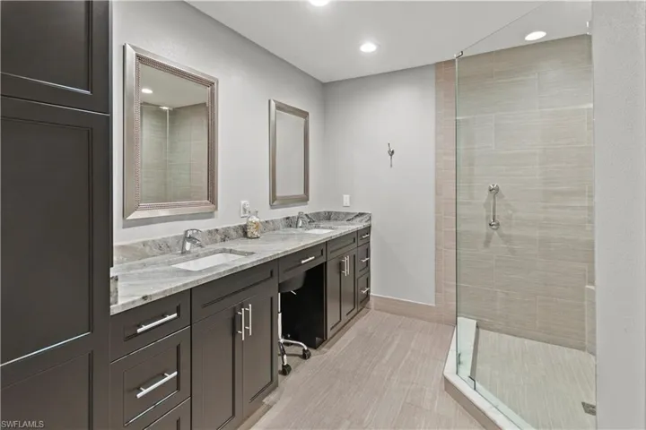 6835 Huntington Lakes CIR # 201, NAPLES FL 34119