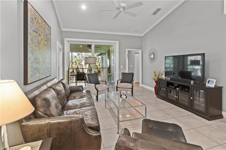 6835 Huntington Lakes CIR # 201, NAPLES FL 34119