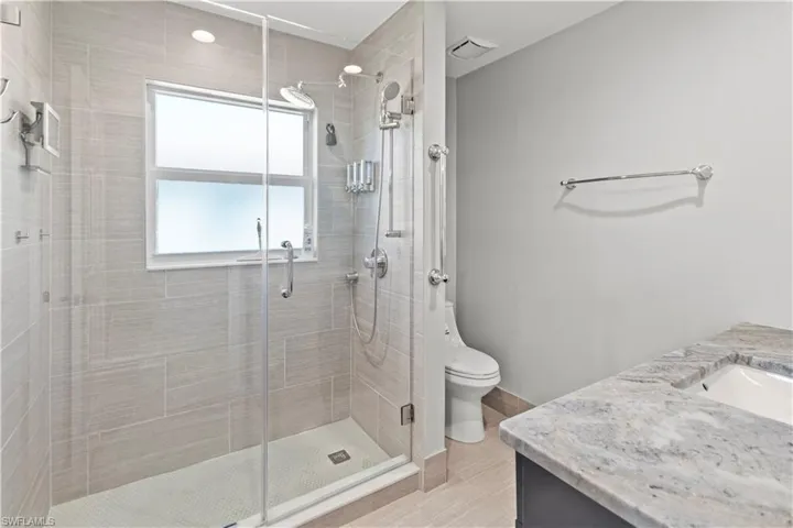 6835 Huntington Lakes CIR # 201, NAPLES FL 34119
