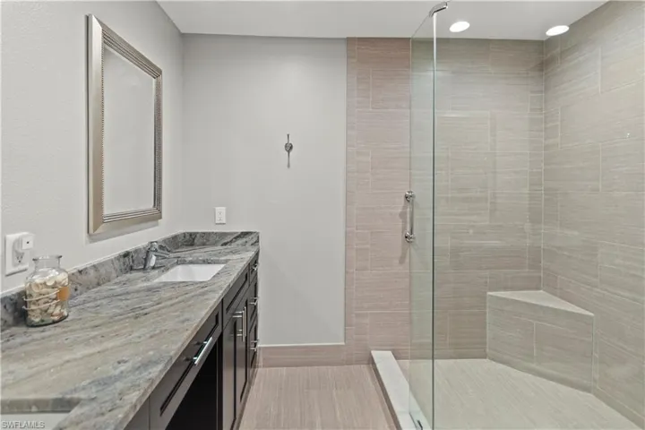 6835 Huntington Lakes CIR # 201, NAPLES FL 34119