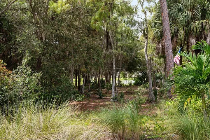 6816  Del Mar  TER, Naples, FL 34105
