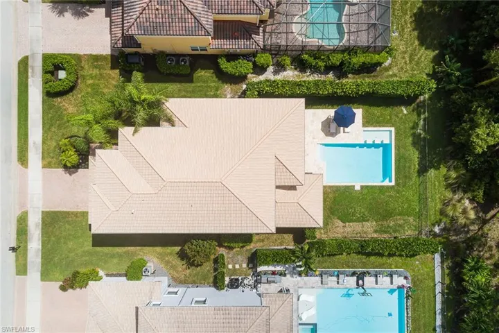 6816  Del Mar  TER, Naples, FL 34105