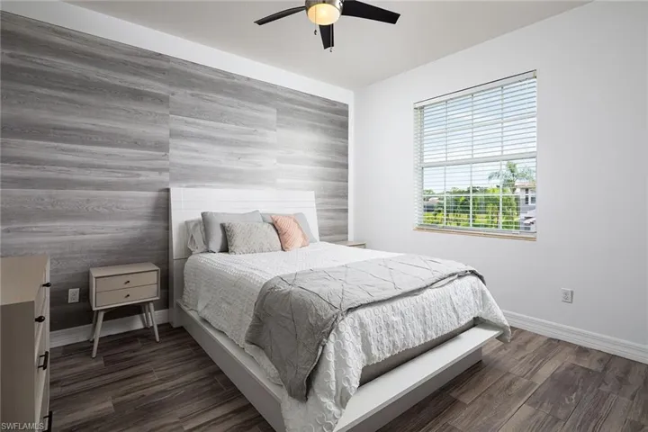 6816  Del Mar  TER, Naples, FL 34105