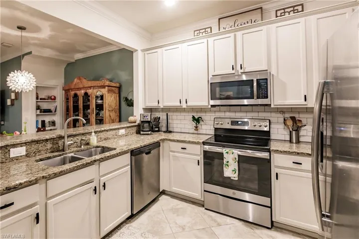 2640  Blossom  WAY, Naples, FL 34120