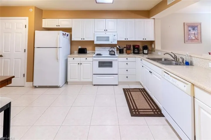 1100 Eastham Way A-105, Naples, Florida 34104