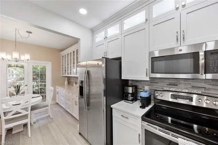 886 SW Tanbark  DR, Naples, FL 34108