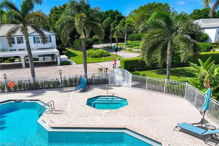 886 SW Tanbark  DR, Naples, FL 34108