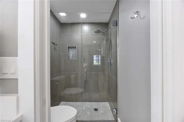 886 SW Tanbark  DR, Naples, FL 34108