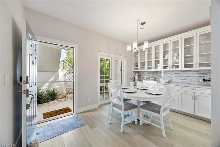 886 SW Tanbark  DR, Naples, FL 34108