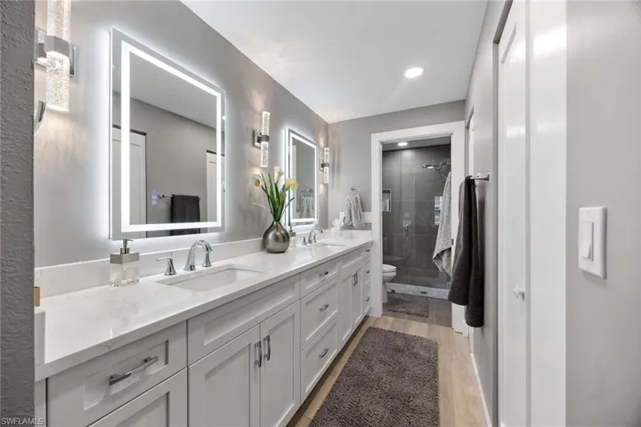 886 SW Tanbark  DR, Naples, FL 34108
