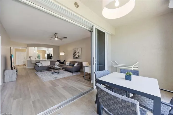 886 SW Tanbark  DR, Naples, FL 34108