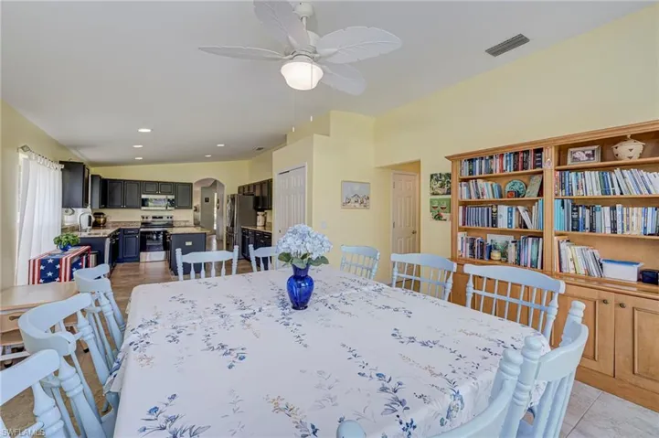 Dining Area & Kitchen