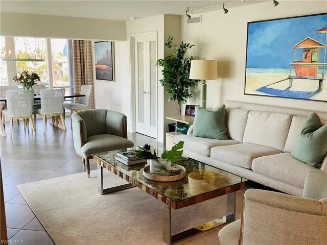 Light and Bright Open Floor Plan