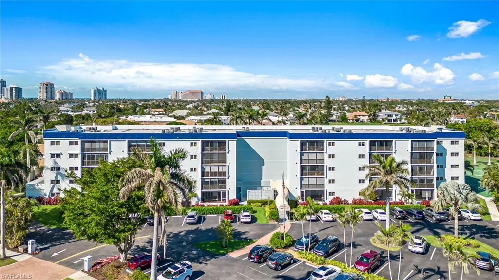 555 Park Shore DR, Naples, FL 34103,225020274