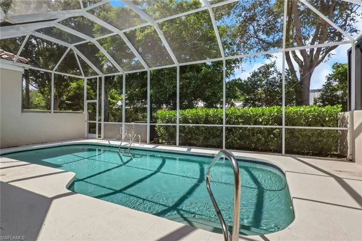 4872 Boulevard Ct, Naples, Florida 34103