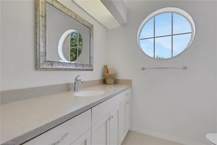 4872 Boulevard Ct, Naples, Florida 34103