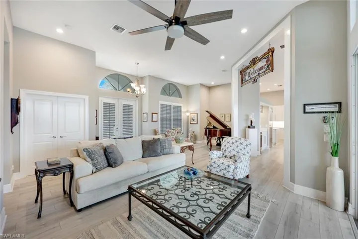 Home is light, bright and airy - sure to impress!
