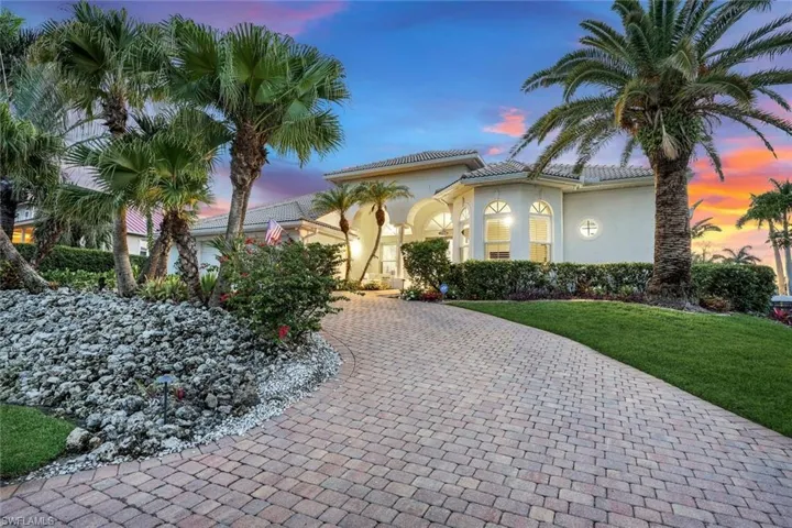Welcome to 27154 Harbor Drive!