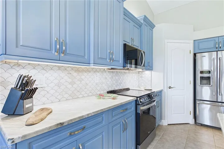 18220 Riverchase Ct, Alva, Florida 33920