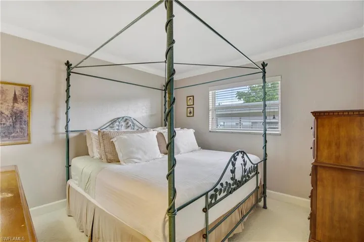 Fits a king size bed
