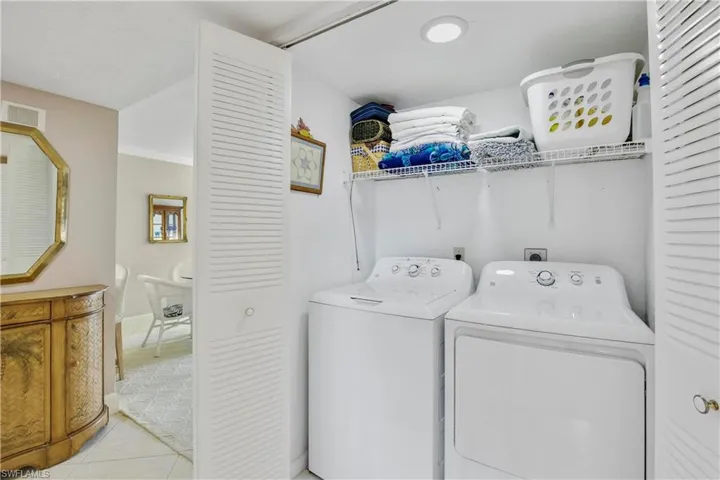 Washer/Dryer with built in shelves