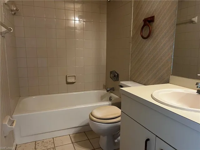 6054  Timberwood  CIR, Fort Myers, FL 33908