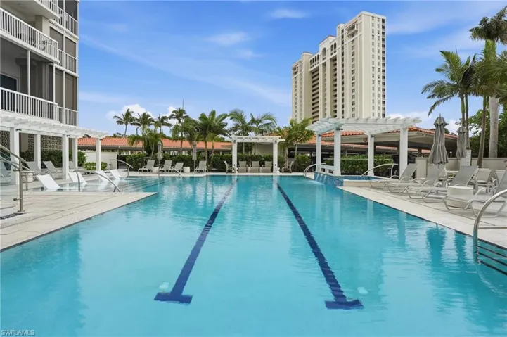 Whether a lap in the pool or bathing in the sun on the sun shelf, this is Florida living