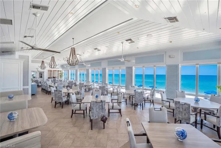 Pelican Bay Beach Dining