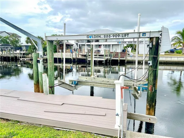 Composite Dock and Lift