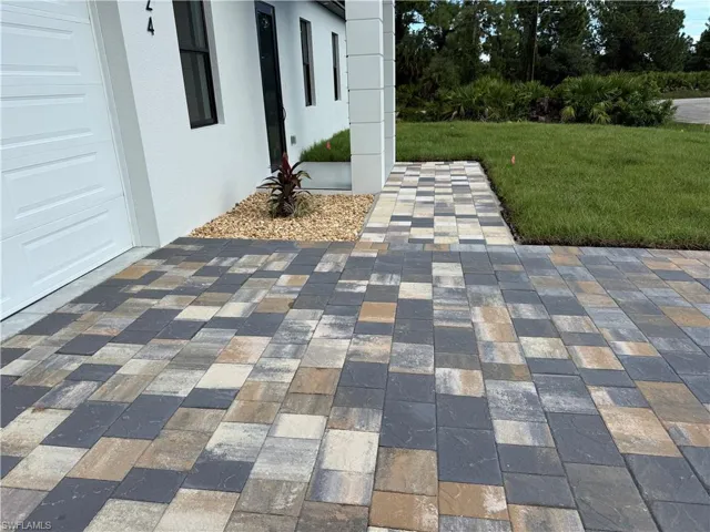 824 Dawhert Ave S, Lehigh Acres, Florida 33974