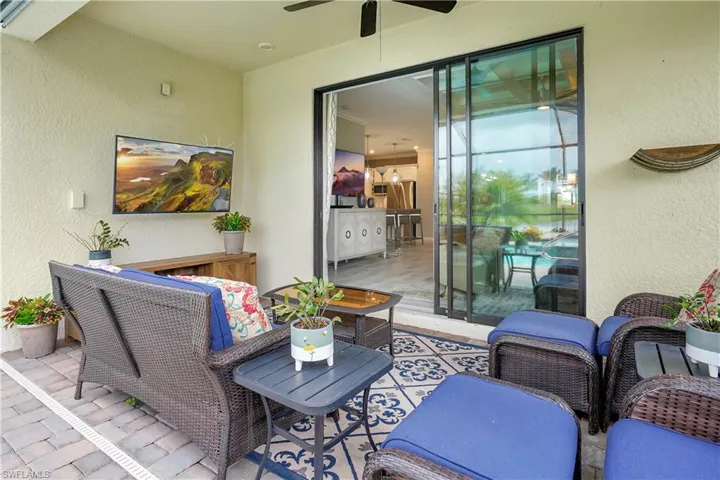 View of patio / terrace featuring outdoor lounge area
