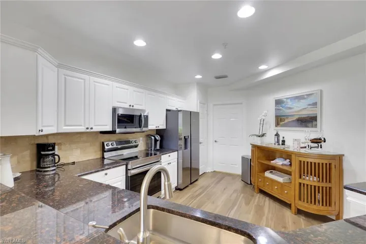 3048 Horizon Ln 1103, Naples, Florida 34109