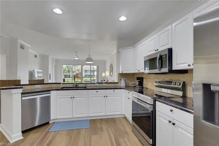 3048 Horizon Ln 1103, Naples, Florida 34109