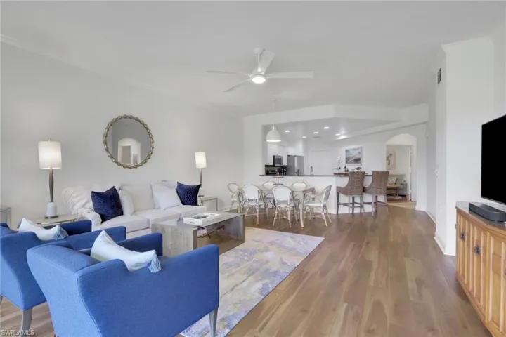 3048 Horizon Ln 1103, Naples, Florida 34109
