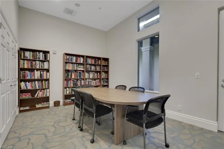 3048 Horizon Ln 1103, Naples, Florida 34109