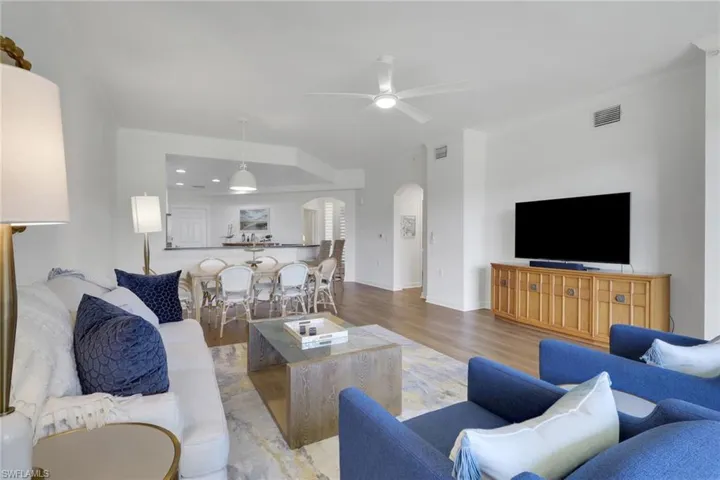 3048 Horizon Ln 1103, Naples, Florida 34109
