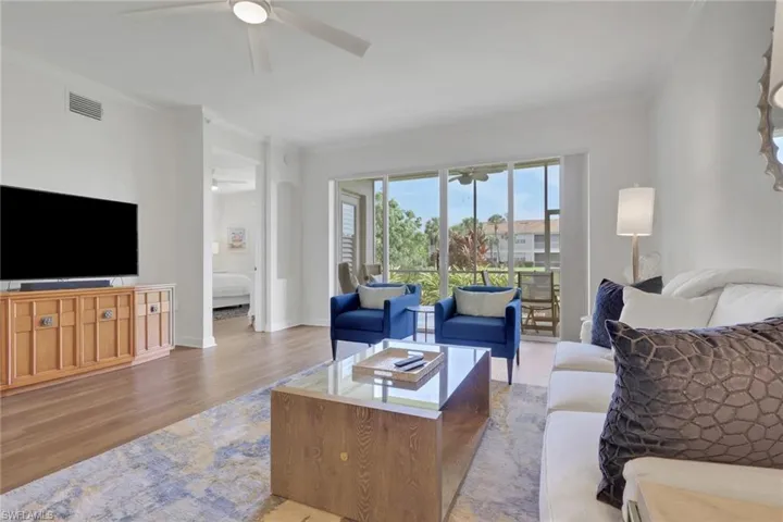 3048 Horizon Ln 1103, Naples, Florida 34109