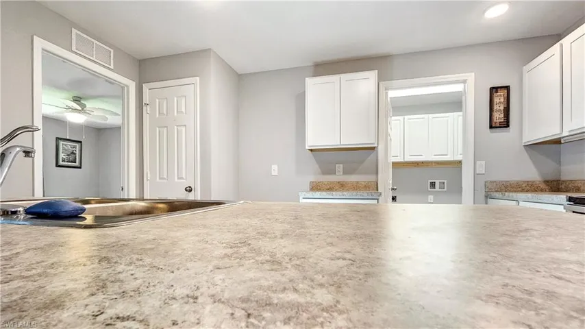 2040  Xelda N AVE, Lehigh Acres, FL 33971