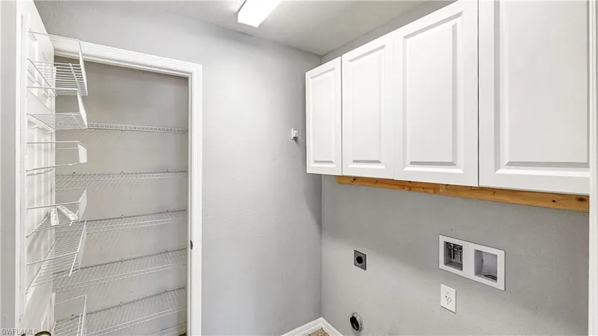 2040  Xelda N AVE, Lehigh Acres, FL 33971