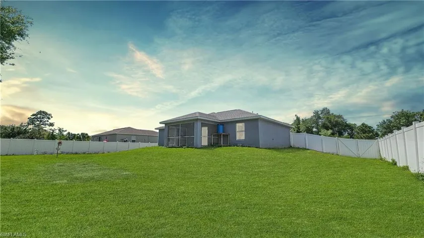 2040  Xelda N AVE, Lehigh Acres, FL 33971