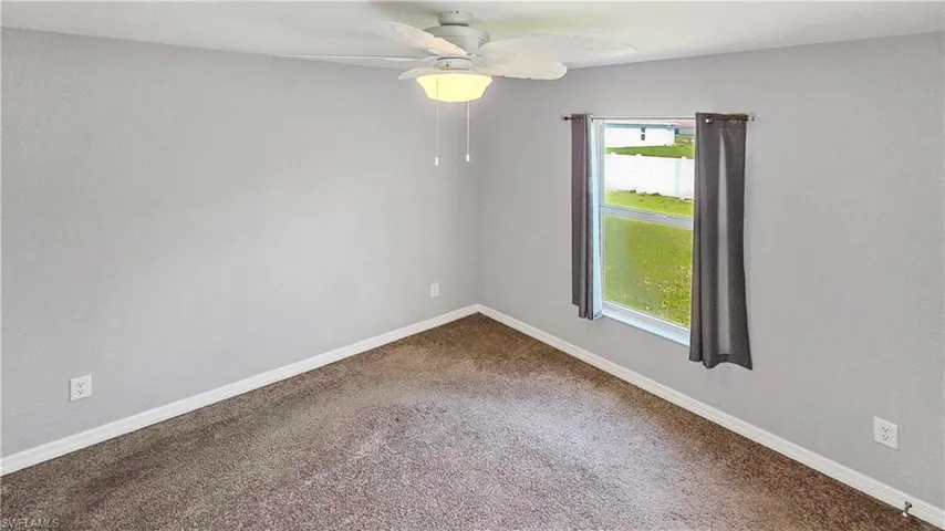 2040  Xelda N AVE, Lehigh Acres, FL 33971