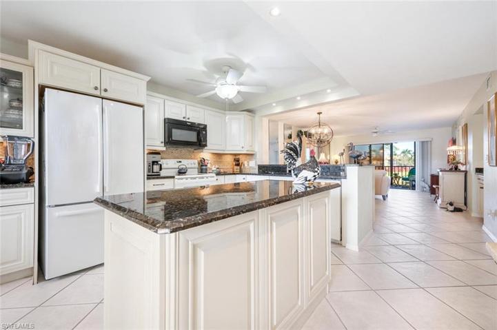 7360 Province WAY # 4204, NAPLES FL 34104
