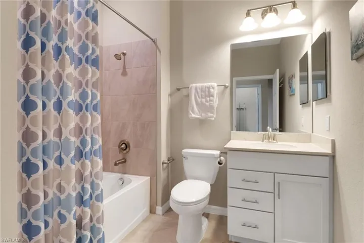 2352  Anguilla  DR, Naples, FL 34120