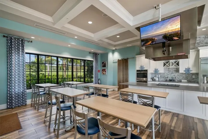 2352  Anguilla  DR, Naples, FL 34120