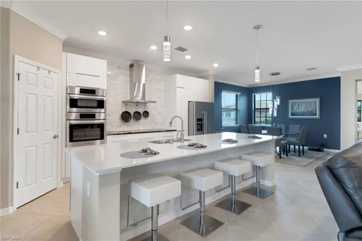 2352  Anguilla  DR, Naples, FL 34120