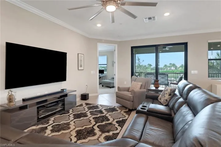 2352  Anguilla  DR, Naples, FL 34120