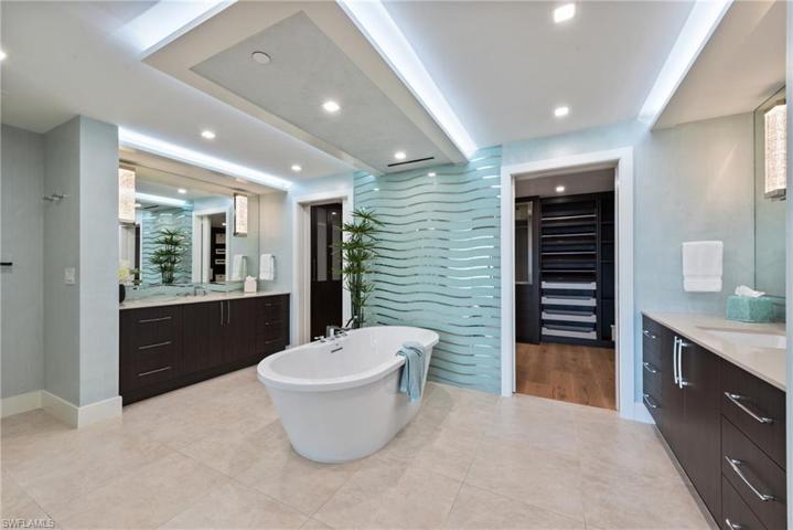 13915 Old Coast RD # 405, NAPLES FL 34110