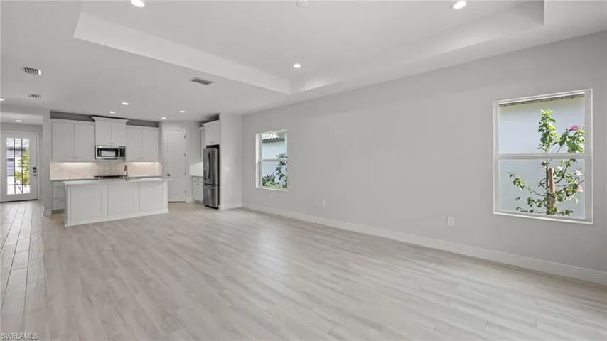 4068  Pegasus  WAY, Naples, FL 34120